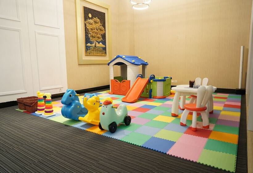 Grand Swiss Belhotel Darmo