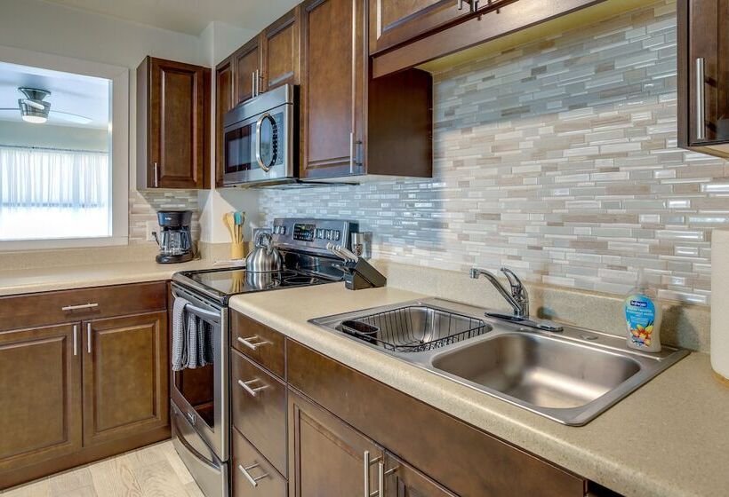 Centrally Located Gulfport Duplex W/ Patio!