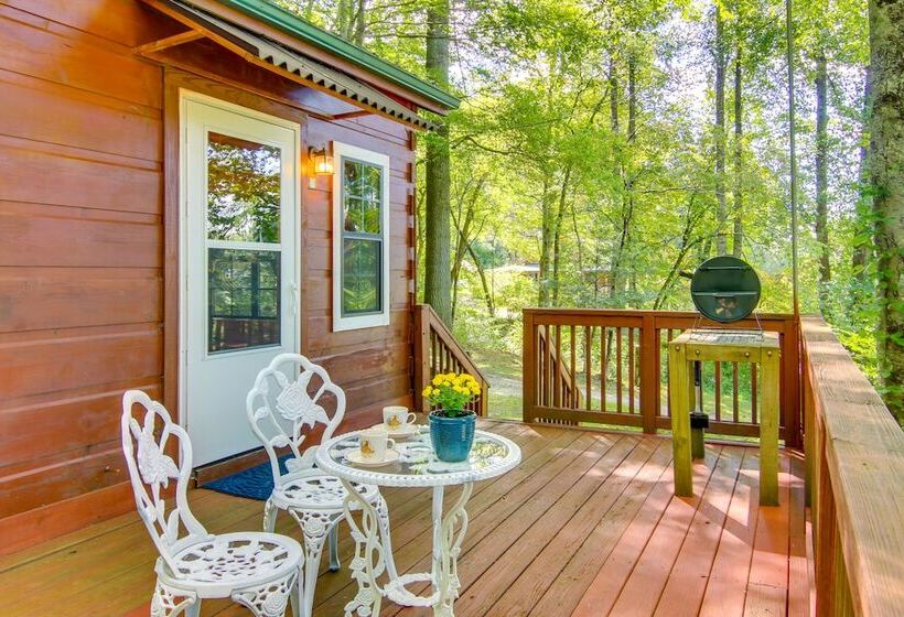Hendersonville Cabin Near Hiking & Waterfalls!