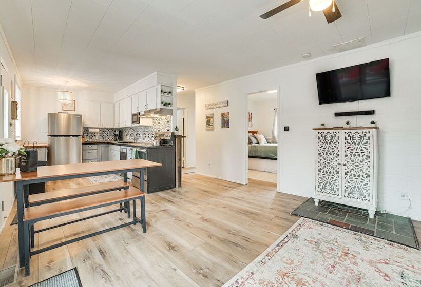 Higgins Lake Cottage W/ Private Fire Pit & Grill!