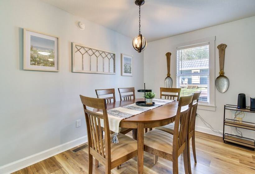 Hillsboro Hideaway W/ Private Hot Tub & Bunkhouse!