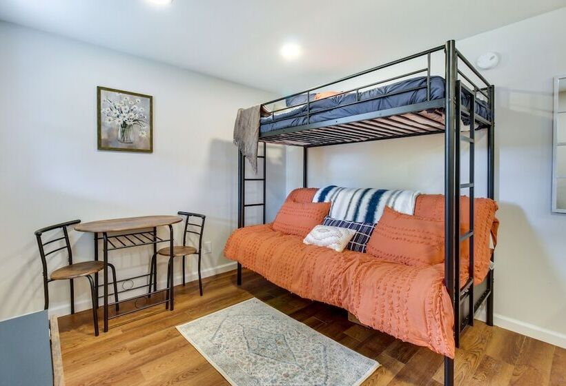 Hillsboro Hideaway W/ Private Hot Tub & Bunkhouse!