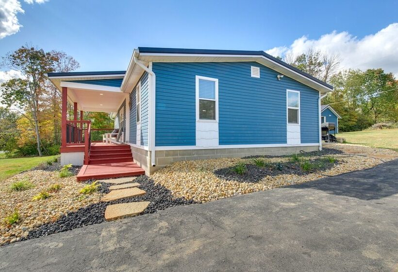 Hillsboro Hideaway W/ Private Hot Tub & Bunkhouse!