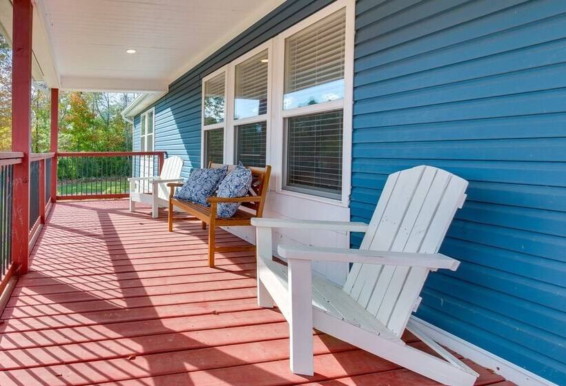 Hillsboro Hideaway W/ Private Hot Tub & Bunkhouse!