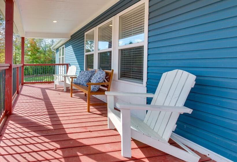 Hillsboro Hideaway W/ Private Hot Tub & Bunkhouse!