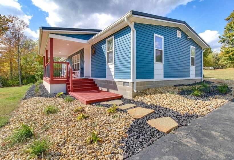 Hillsboro Hideaway W/ Private Hot Tub & Bunkhouse!