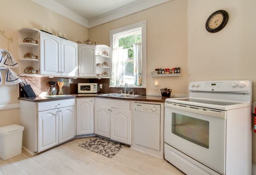 Historic Charleston Home < 1 Mi To University!