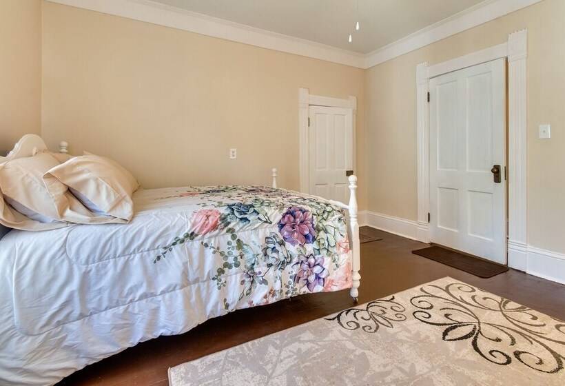 Historic Charleston Home < 1 Mi To University!