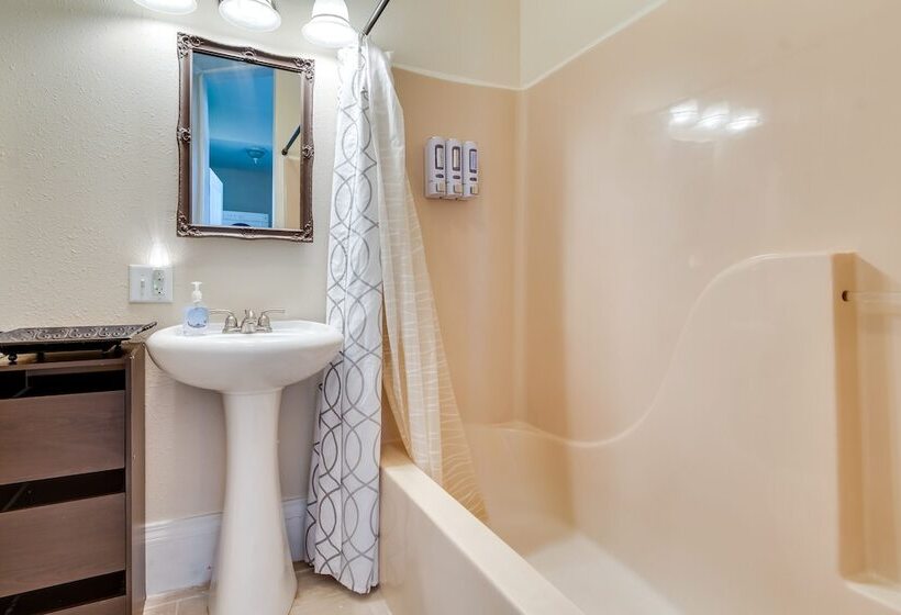 Historic Charleston Home < 1 Mi To University!