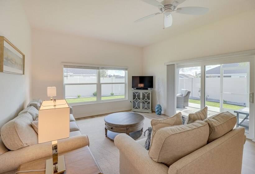 Community Pool & Tennis Court: Gem In The Villages