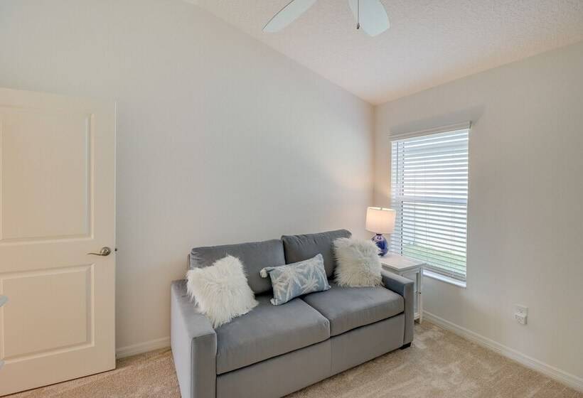 Community Pool & Tennis Court: Gem In The Villages