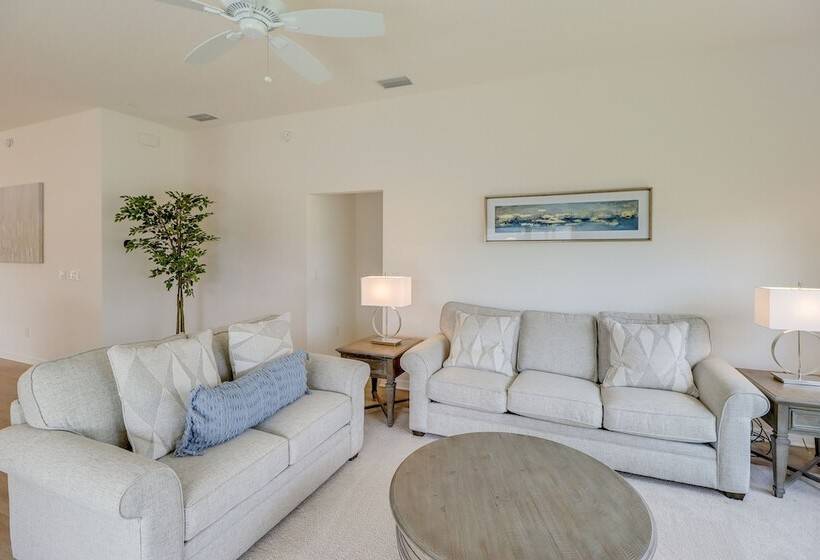 Community Pool & Tennis Court: Gem In The Villages