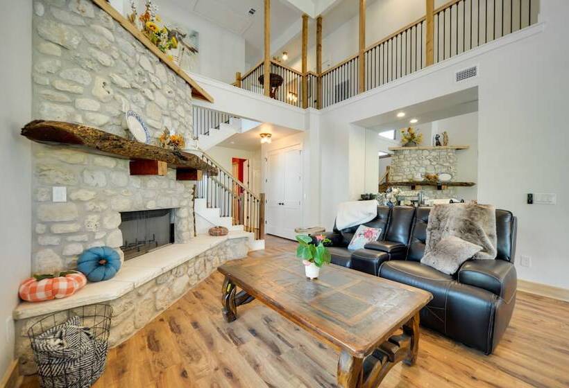 Horseshoe Bay Resort Home ~ 6 Mi To Lake Lbj!