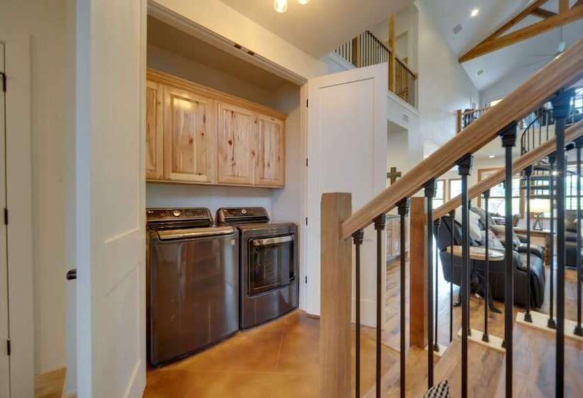 Horseshoe Bay Resort Home ~ 6 Mi To Lake Lbj!