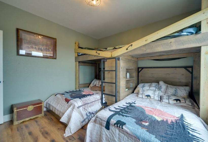 Horseshoe Bay Resort Home ~ 6 Mi To Lake Lbj!