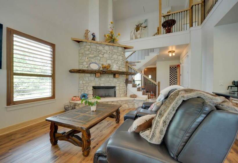 Horseshoe Bay Resort Home ~ 6 Mi To Lake Lbj!