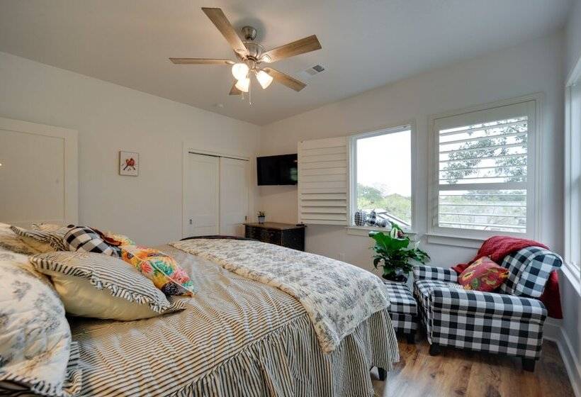 Horseshoe Bay Resort Home ~ 6 Mi To Lake Lbj!