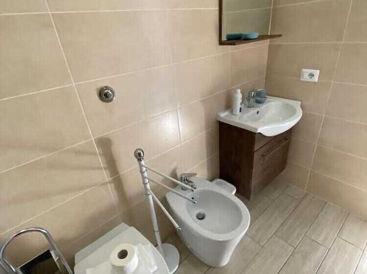 فندق فئة نجمة واحدة Le Casette Di Frà Host And Go