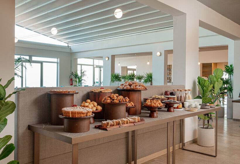 Отель Bellevue Sardinia Resort, Affiliated by Meliá