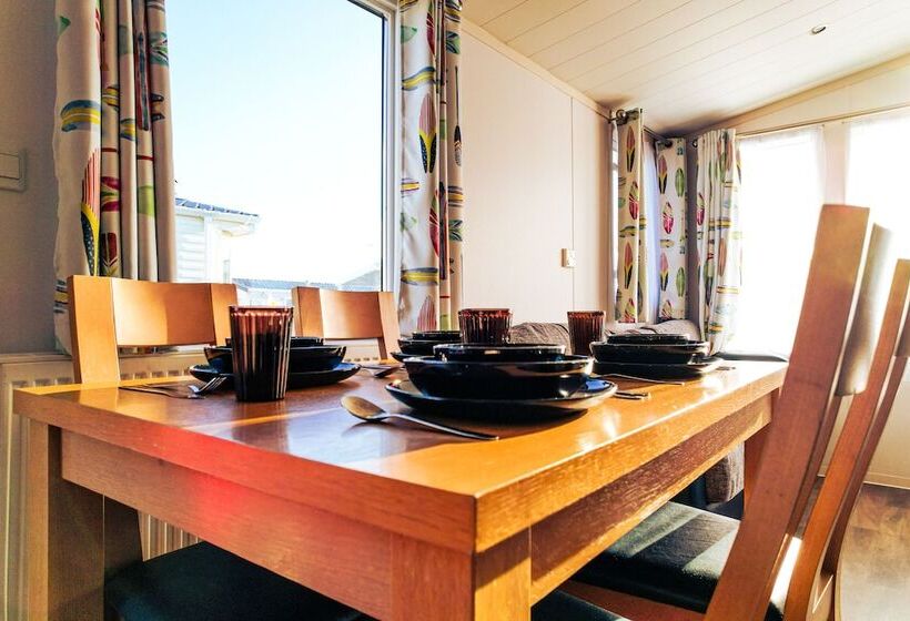 Отель 8 Berth Caravan To Hire At Lyons Robin Hood In Rhyl Ref 66089tp