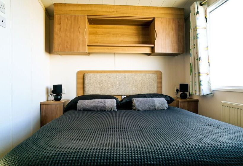 Отель 8 Berth Caravan To Hire At Lyons Robin Hood In Rhyl Ref 66089tp