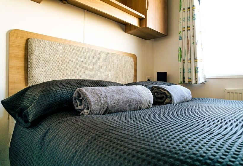 Отель 8 Berth Caravan To Hire At Lyons Robin Hood In Rhyl Ref 66089tp