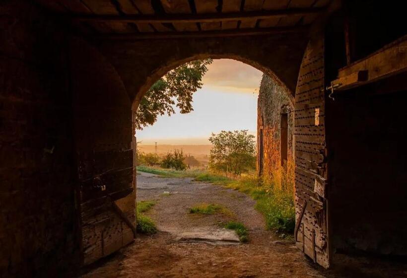 ホテル Château De Villars