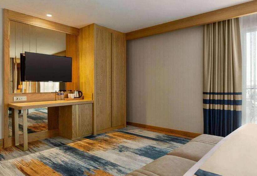 酒店 Days Inn By Wyndham Istanbul Bomonti