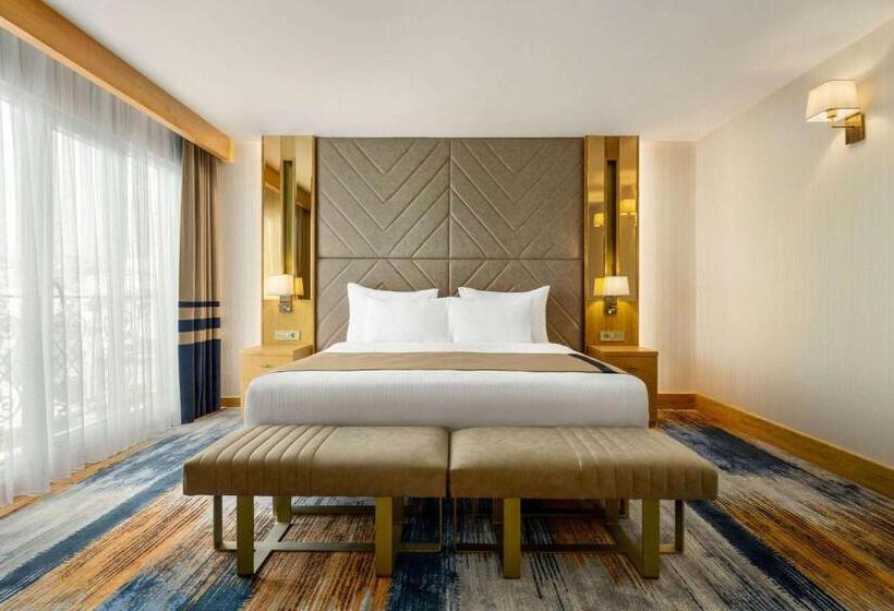 ホテル Days Inn By Wyndham Istanbul Bomonti
