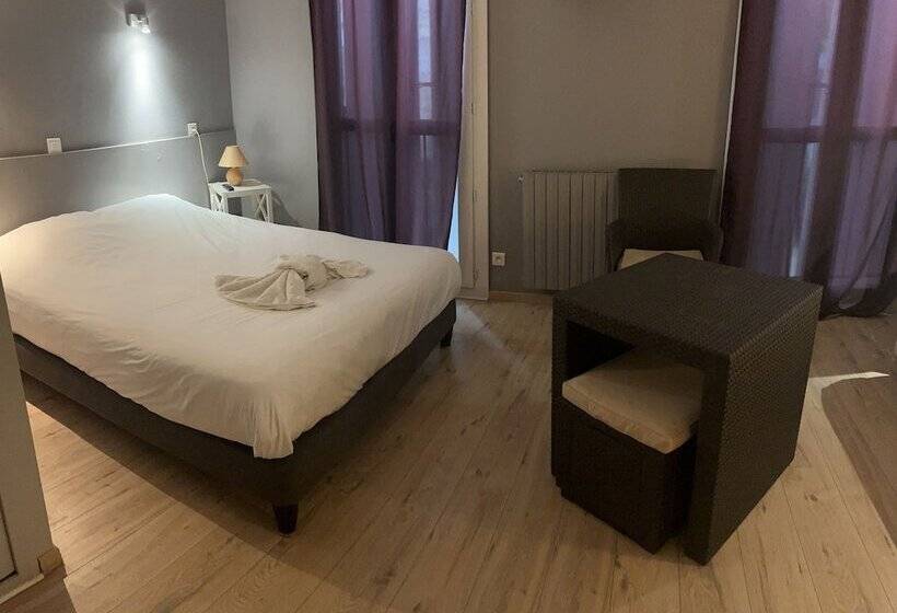 בית מלון כפרי Du Lion D Or