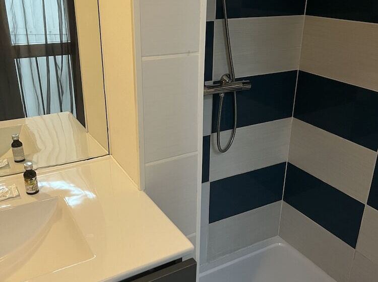 בית מלון כפרי Du Lion D Or