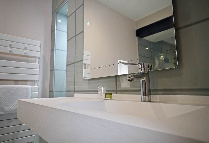 בית מלון כפרי Du Lion D Or