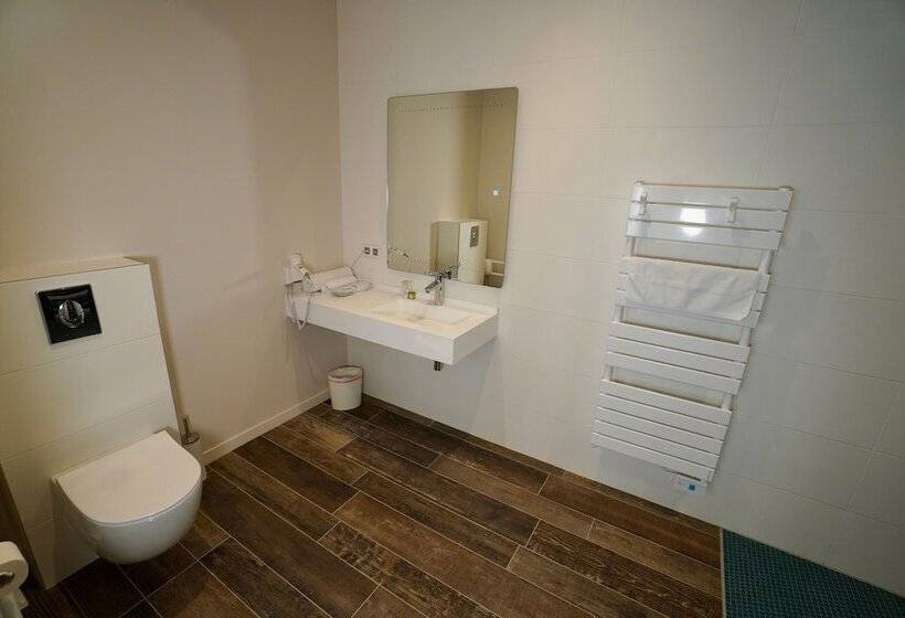 בית מלון כפרי Du Lion D Or