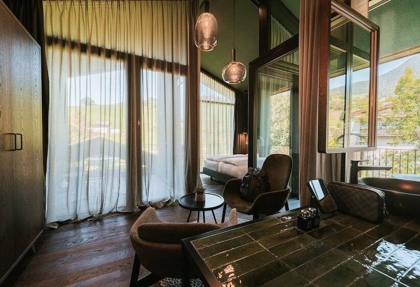 Отель Floris Green Suites