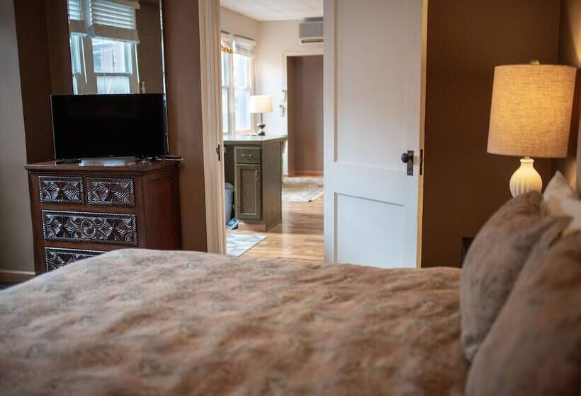 فندق Fountain View Inn