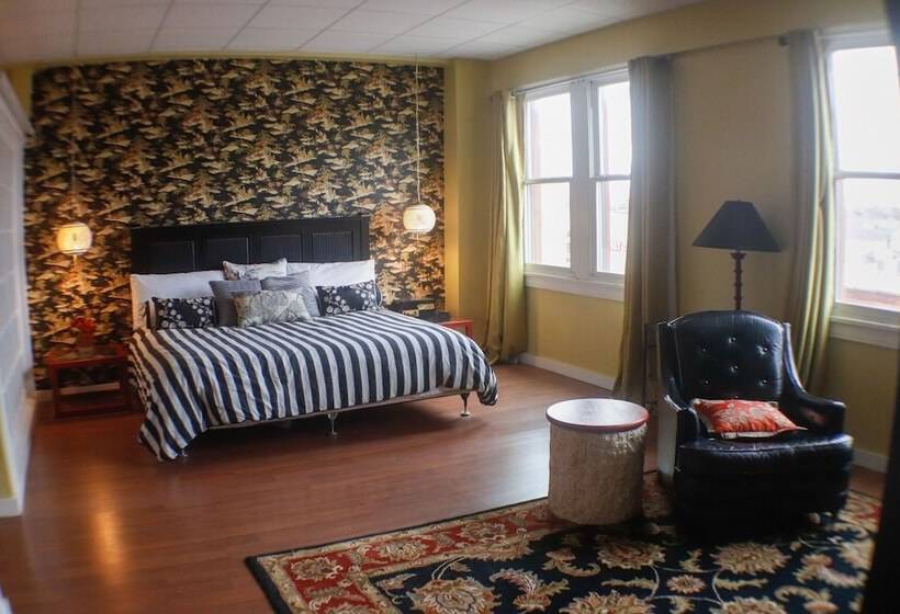 فندق Fountain View Inn