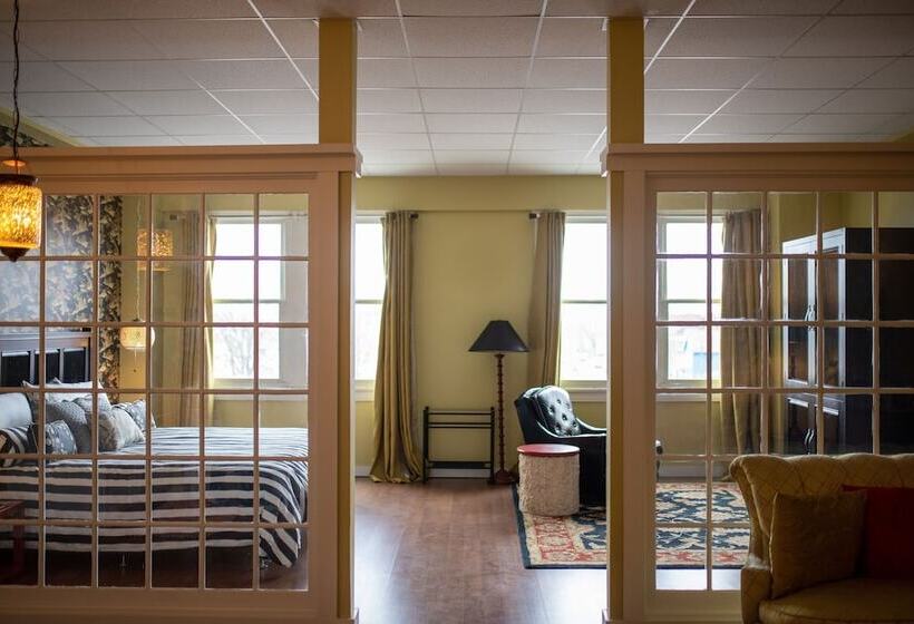 فندق Fountain View Inn