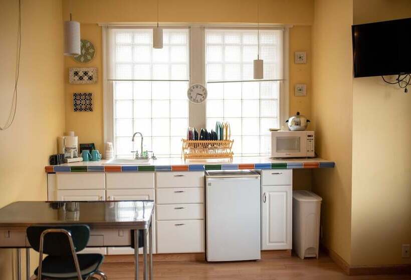 فندق Fountain View Inn