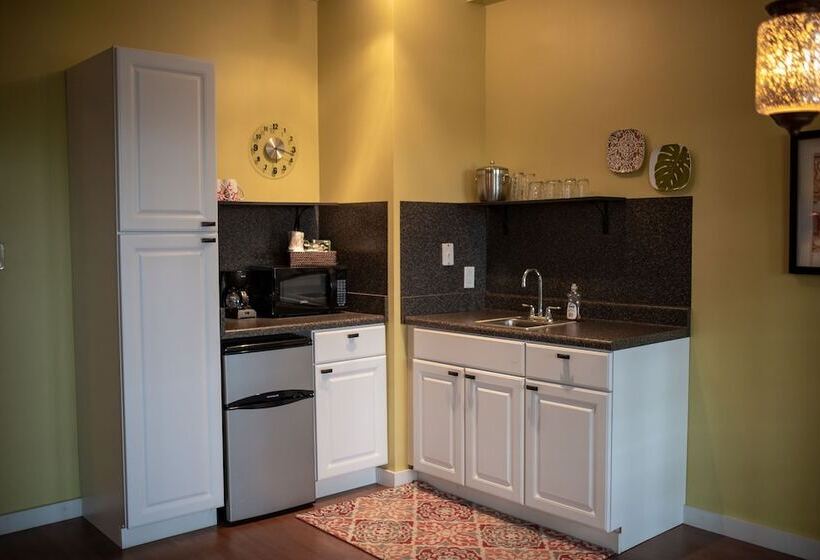 فندق Fountain View Inn