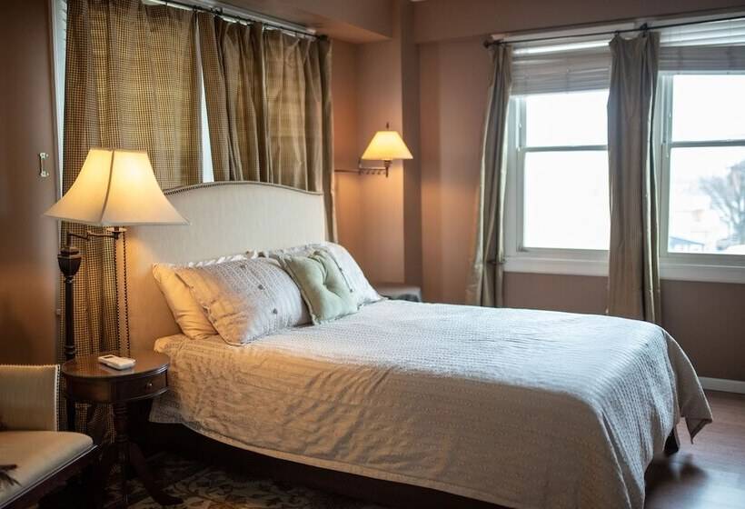 فندق Fountain View Inn