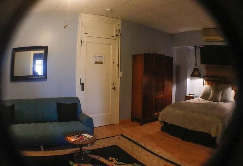 فندق Fountain View Inn