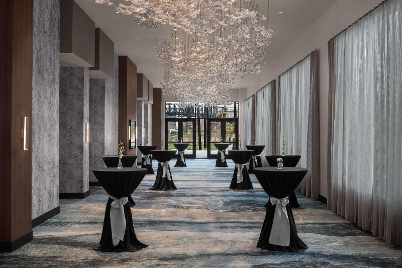 Отель Hilton Garden Inn Grand Prairie At Epiccentral