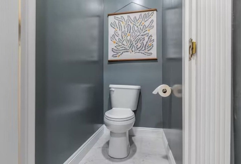 호텔 Posh Hillside Suite With Pool & Hot Tub