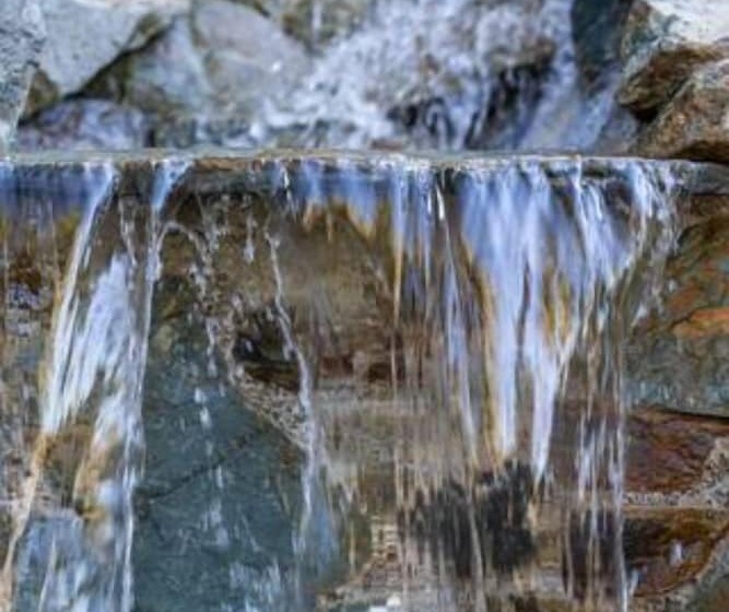 호텔 Posh Hillside Suite With Pool & Hot Tub