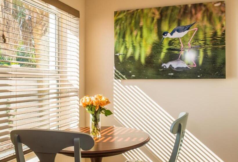 בית מלון כפרי Seaside Villas