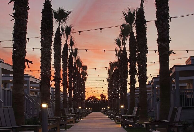 Отель Sun Outdoors San Diego Bay