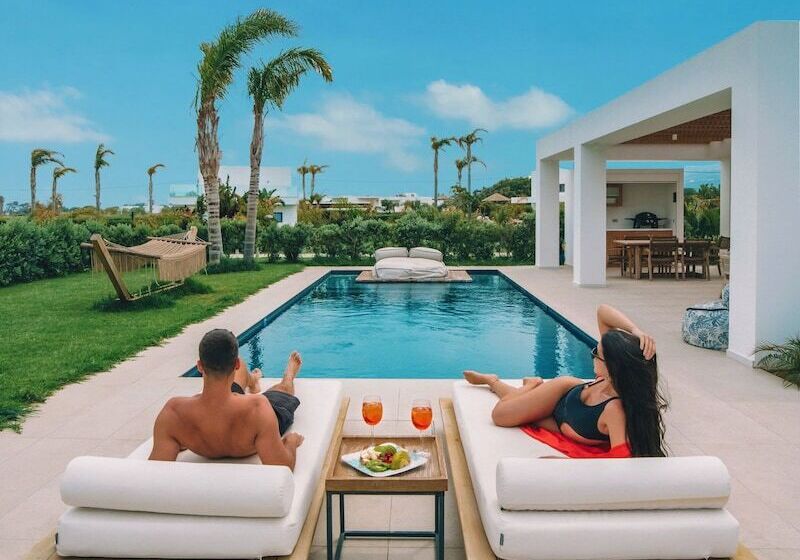 בית מלון כפרי Taf Beach Villas With Tesla