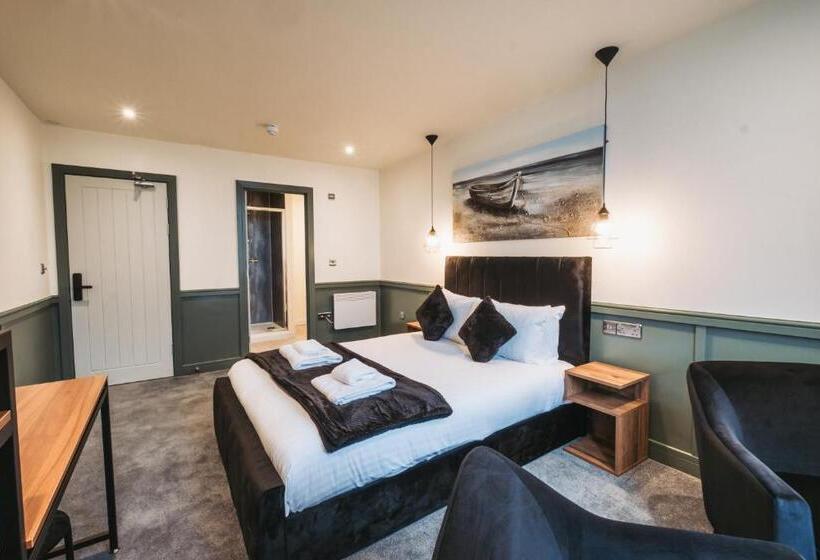 בית מלון כפרי The Royal Bar & Shaker