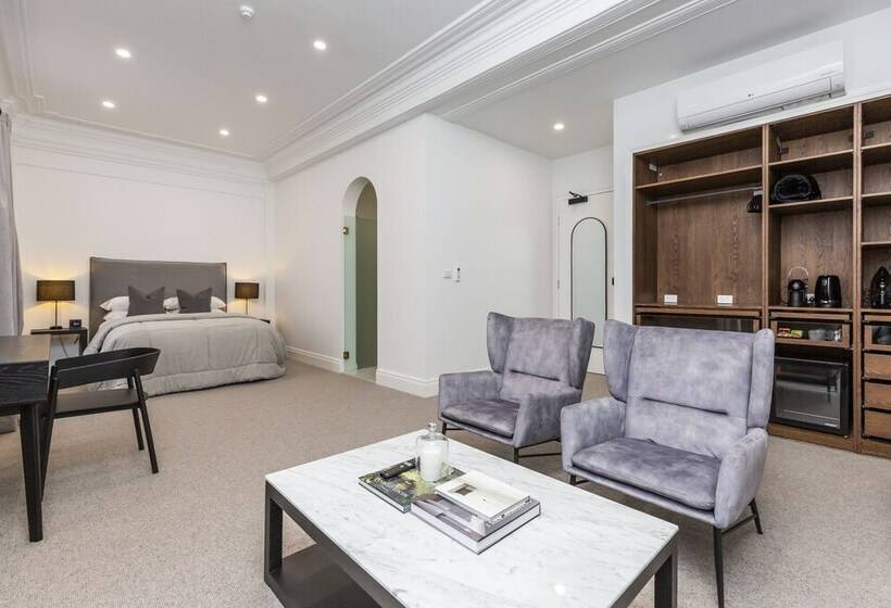 هتل Victoria Hall Apartments