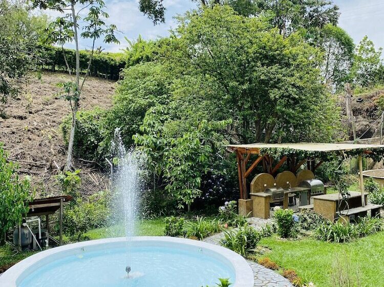 בית מלון כפרי West California